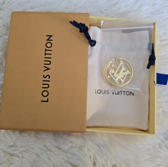 Gold Fashion Logo Hoop Pierced Earrings 2 sizes - Picture 8 of 15